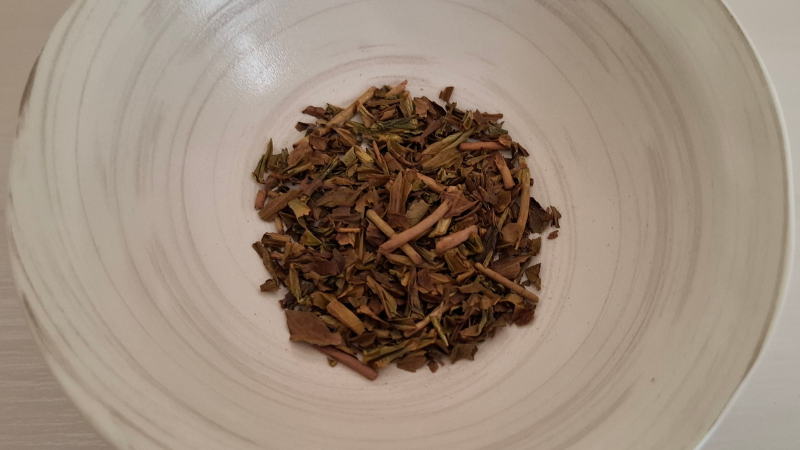 京都銘茶浅炒りほうじ茶　五条橋の茶葉の写真